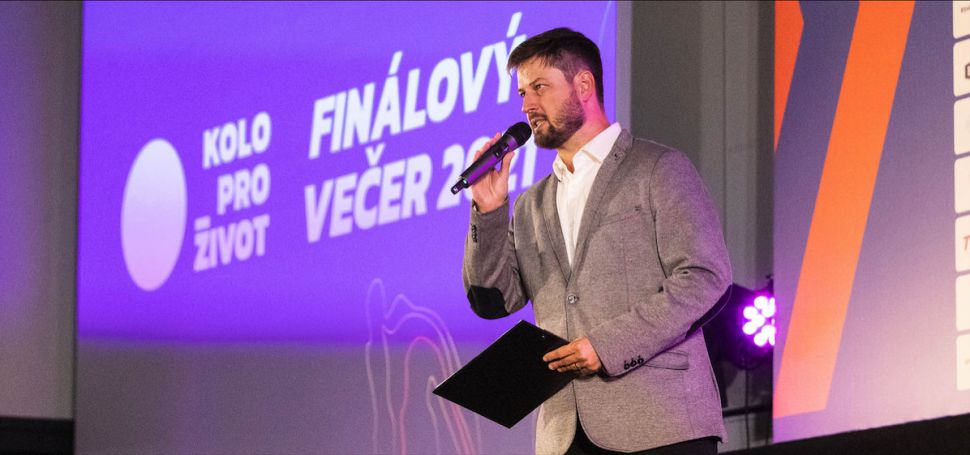 Posledn� zast�vkou seri�lu Kolo pro �ivot pravideln� b�v� vyhl�en� nejlep��ch z�vodn�k� a t�m� - Fin�lov� ve�er...